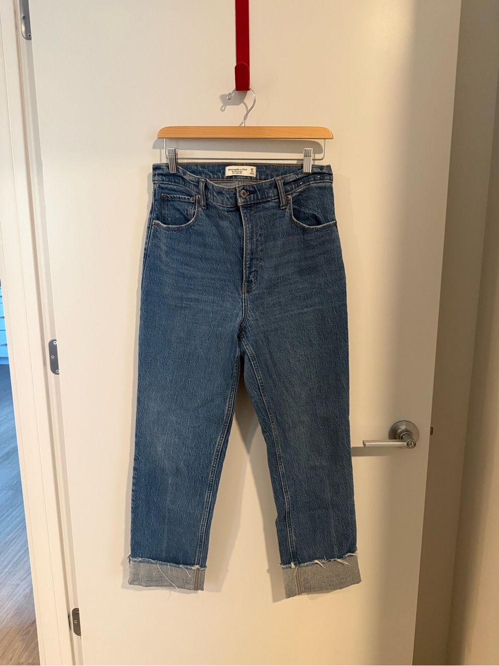 Abercrombie & Fitch cuffed High-Rise Jeans in Medium Blue